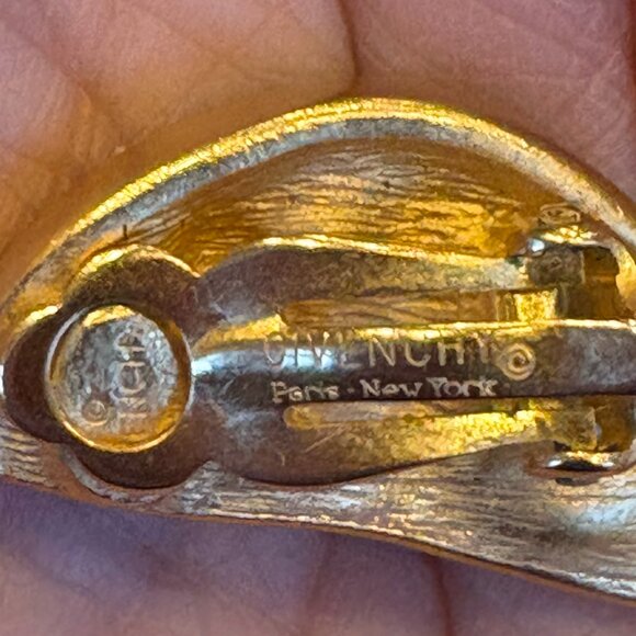 Vintage GIVENCHY Gold Clip-On Earrings – Lemon Slice Design - Picture 3 of 9